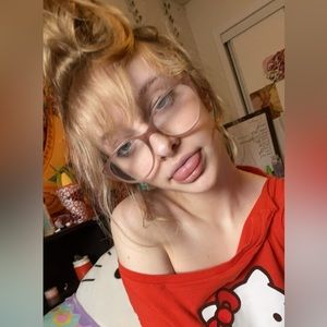 Meet your Posher, Lydia